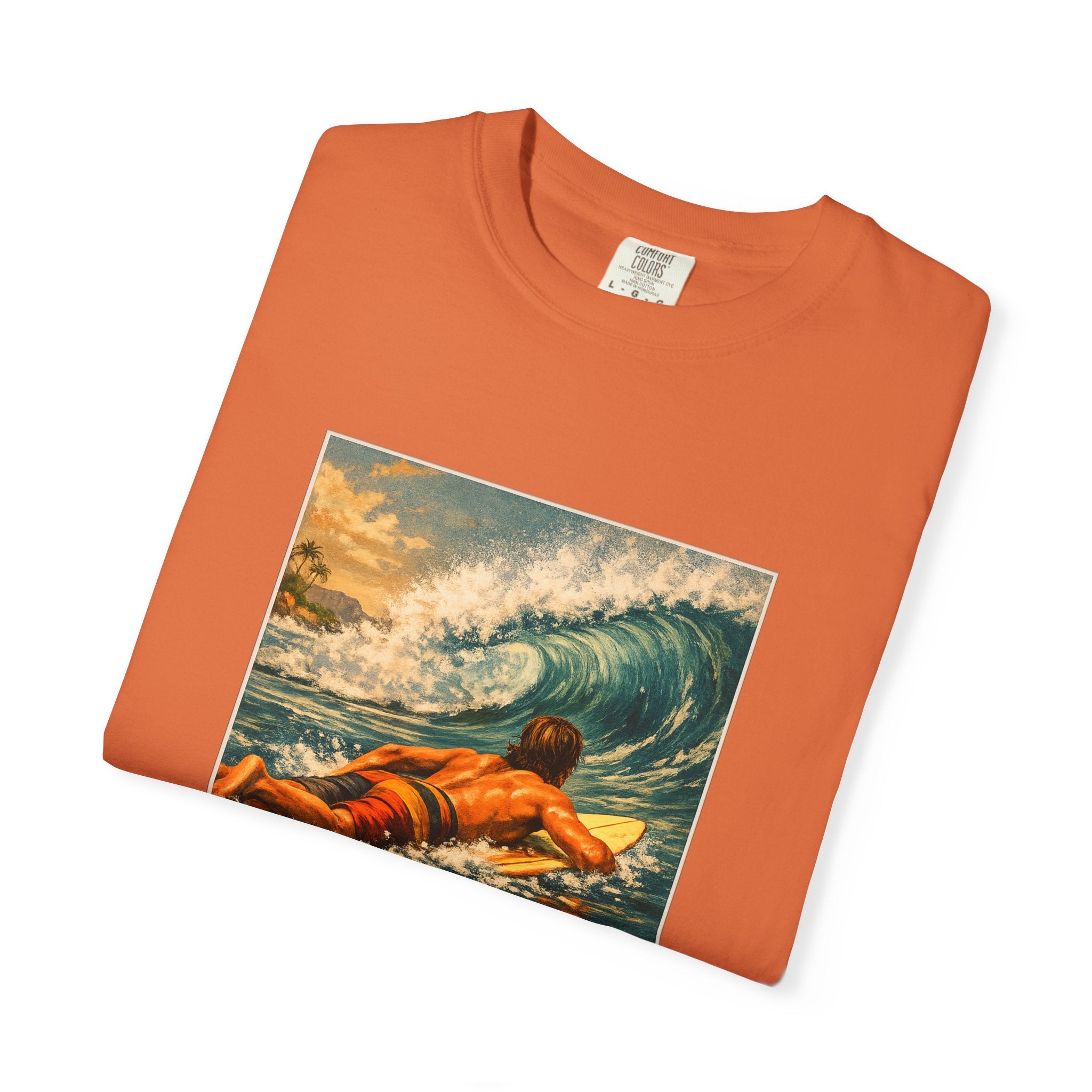 Surfing Vintage Wave T-Shirt — Retro Surfer Print