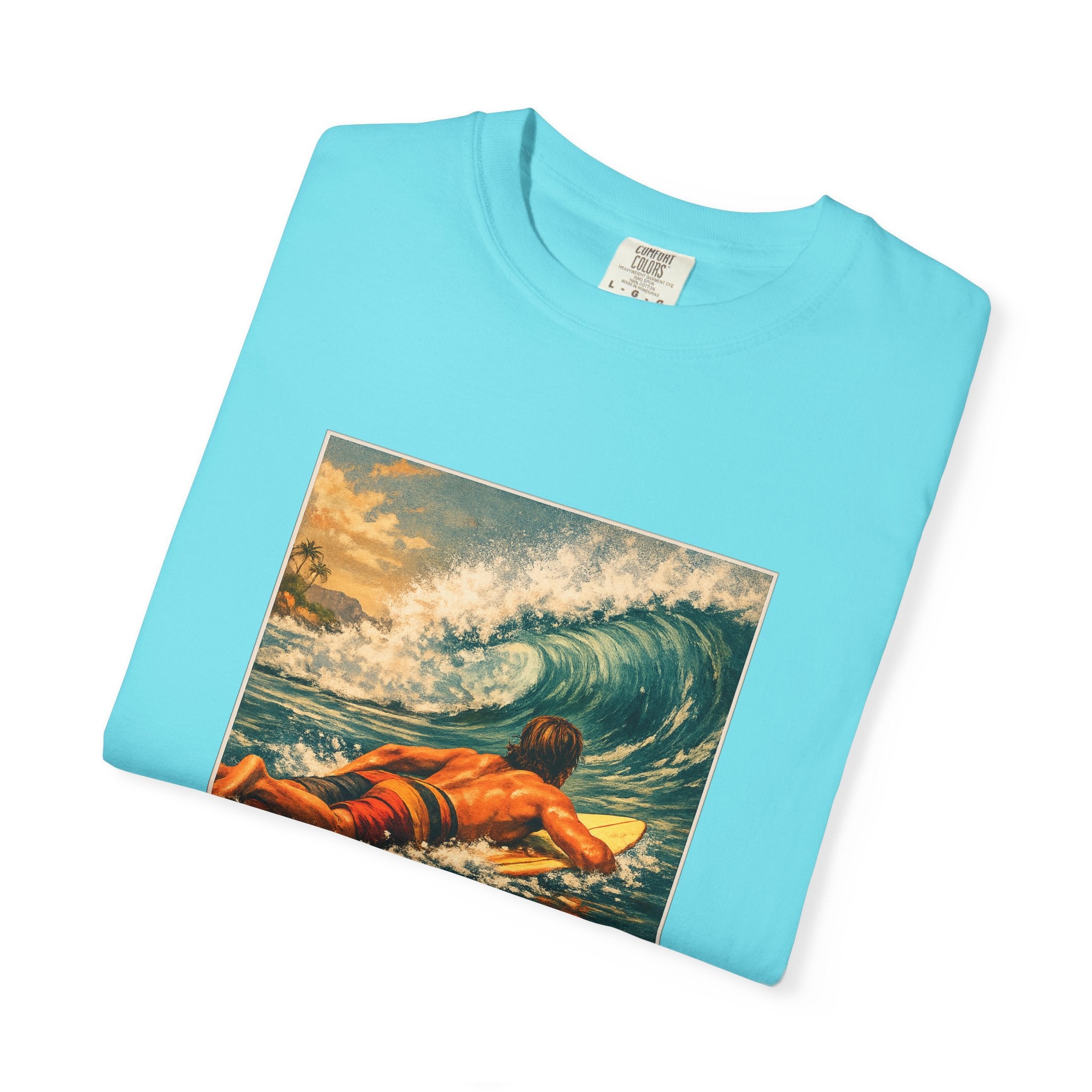 Surfing Vintage Wave T-Shirt — Retro Surfer Print