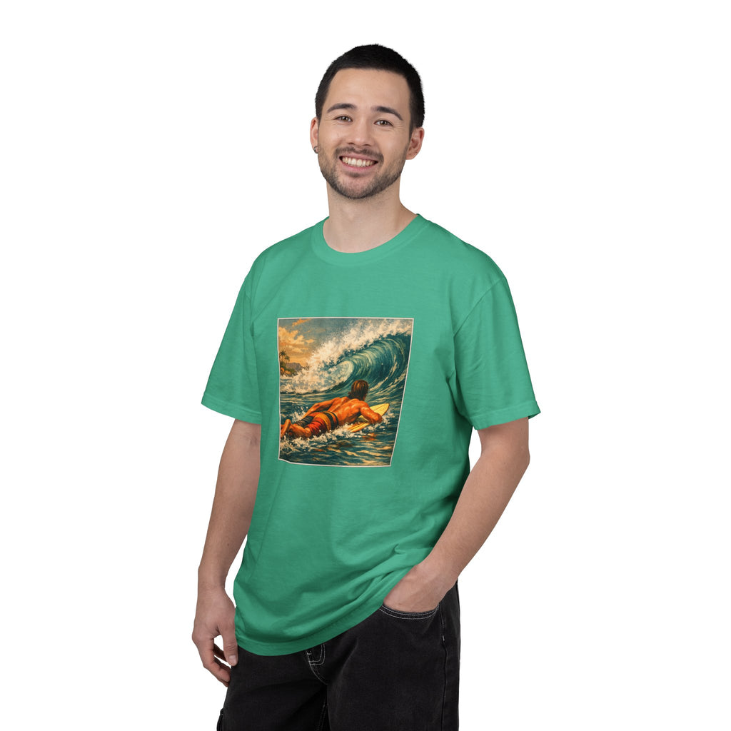 Surfing Vintage Wave T-Shirt — Retro Surfer Print