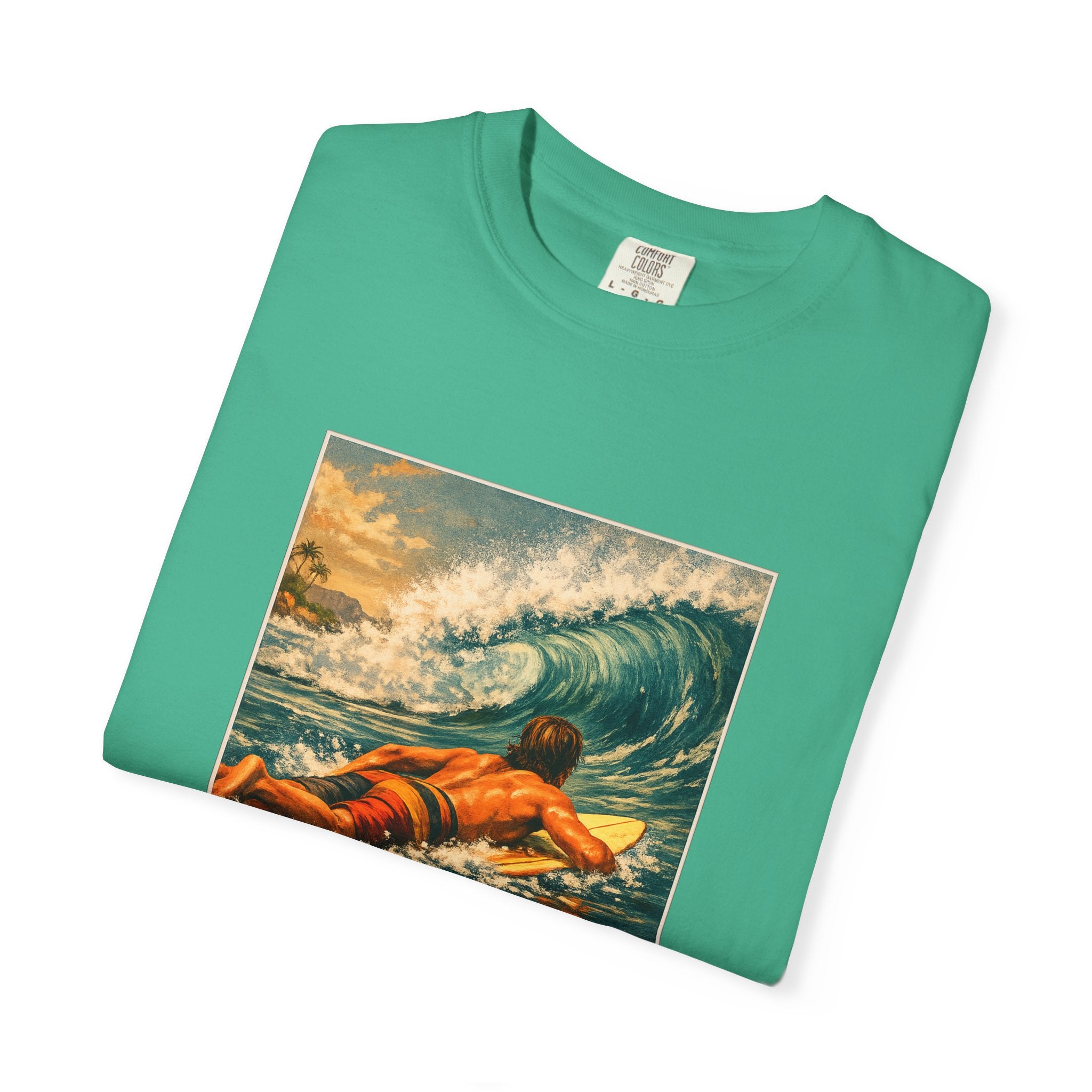 Surfing Vintage Wave T-Shirt — Retro Surfer Print